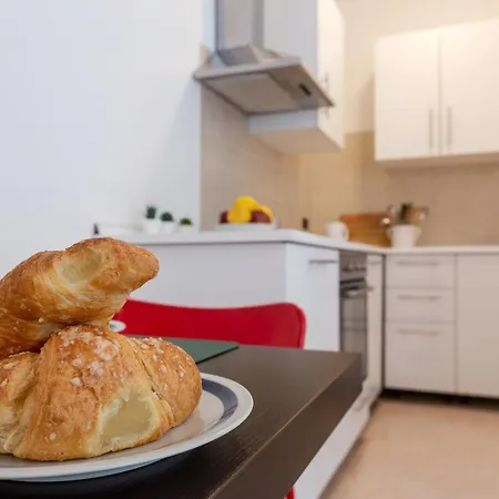 Guesthost - The Door - Ospedale Maggiore