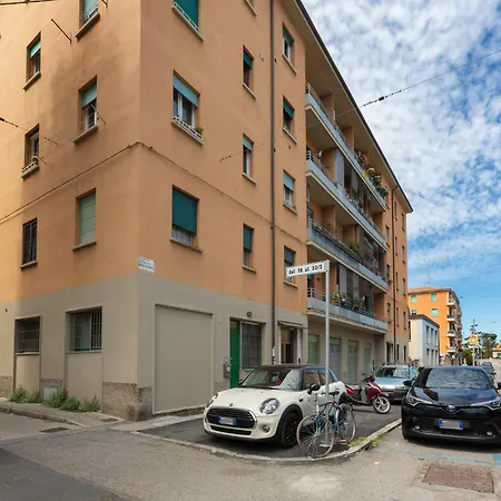 Guesthost - The Door - Ospedale Maggiore *