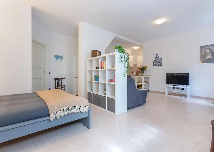 Guesthost - The Door - Ospedale Maggiore بولونيا