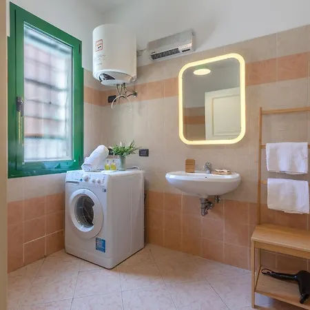 Guesthost - The Door - Ospedale Maggiore Apartment Bologna