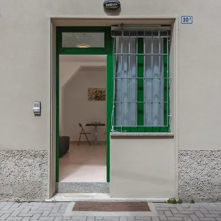The Door - Ospedale Maggiore Apartman *
