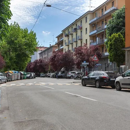 Guesthost - The Door - Ospedale Maggiore Apartment *