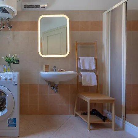 The Door - Ospedale Maggiore 볼로냐